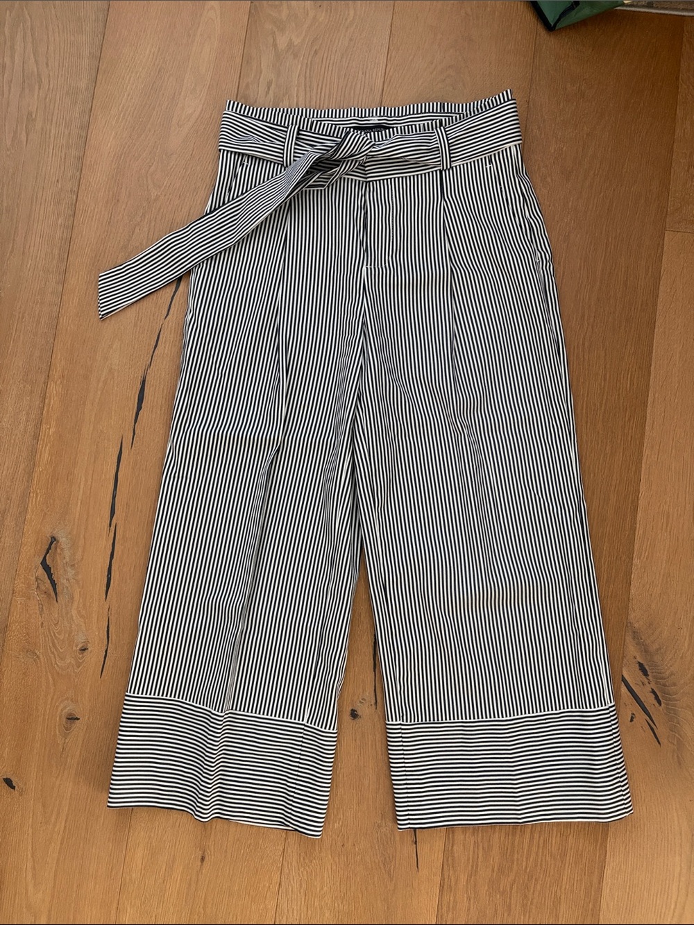 Banana Republic Black and White Striped Wide-Leg Chinos with Cuffed Hem and belt